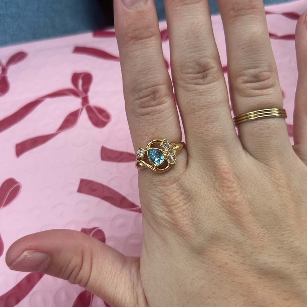 Vintage Avon ring